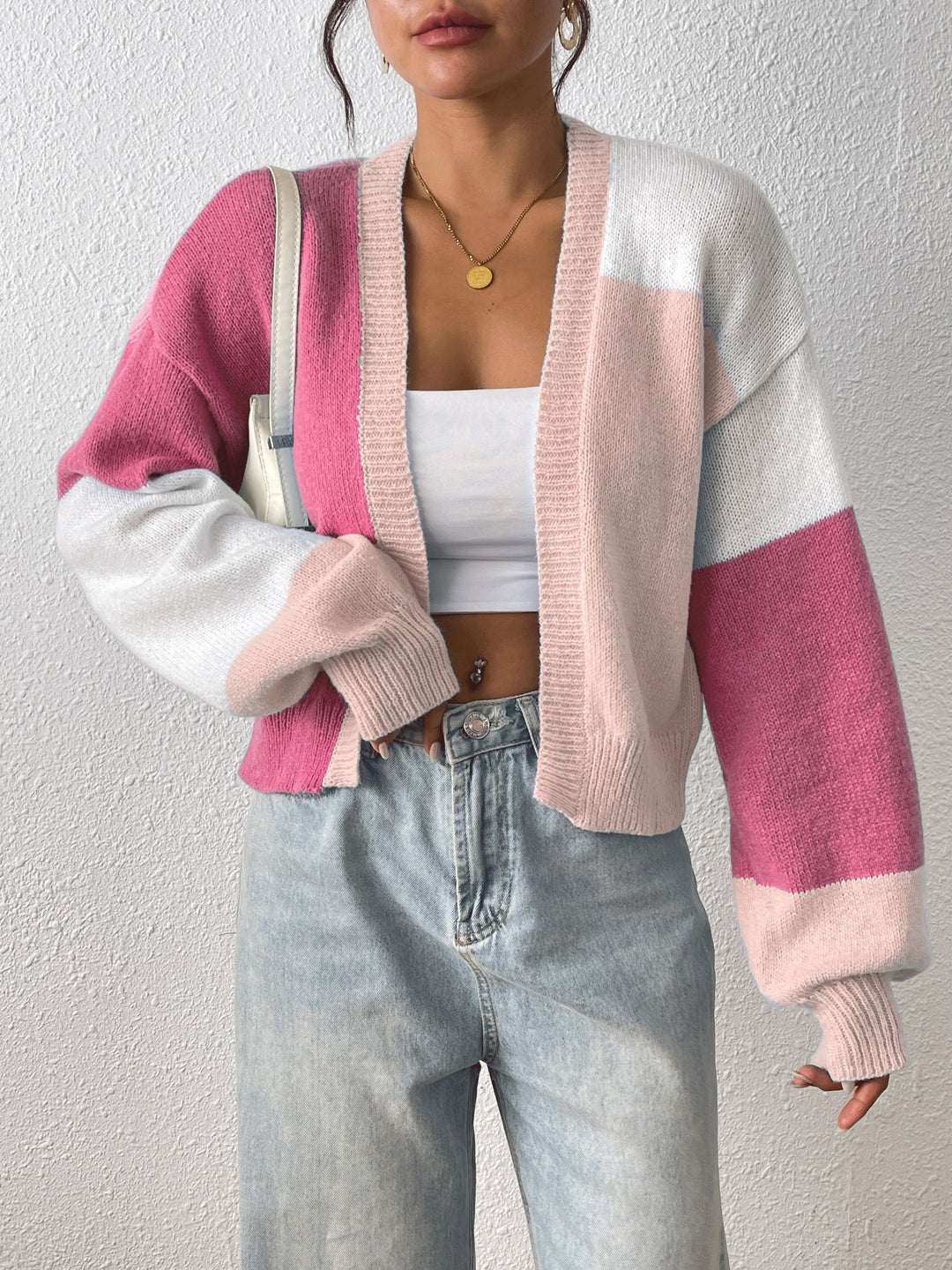 Women's Cropped Cardigan for Casual Weekends