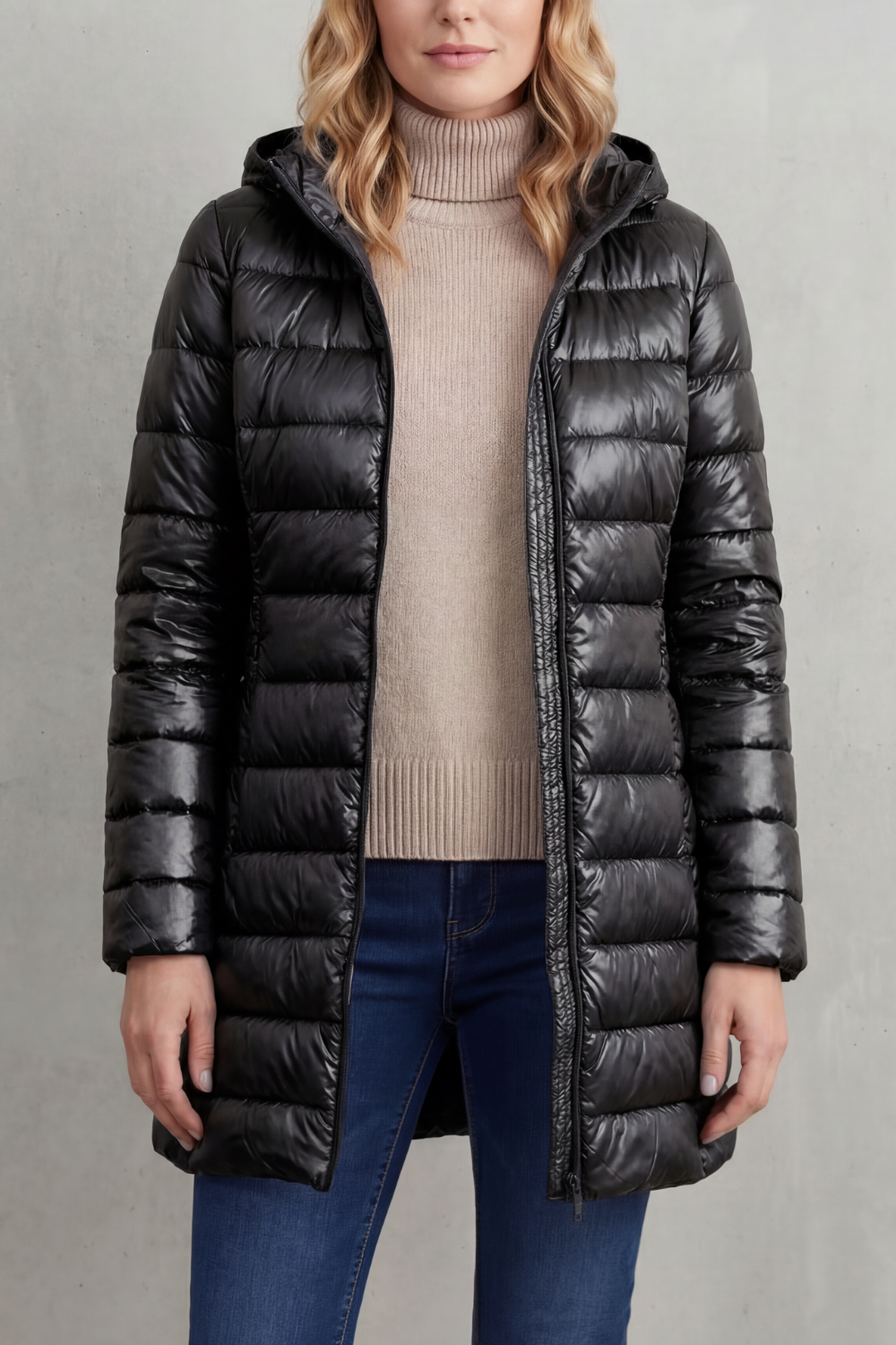 Women's Lightweight Hooded Down Jacket for Travel
